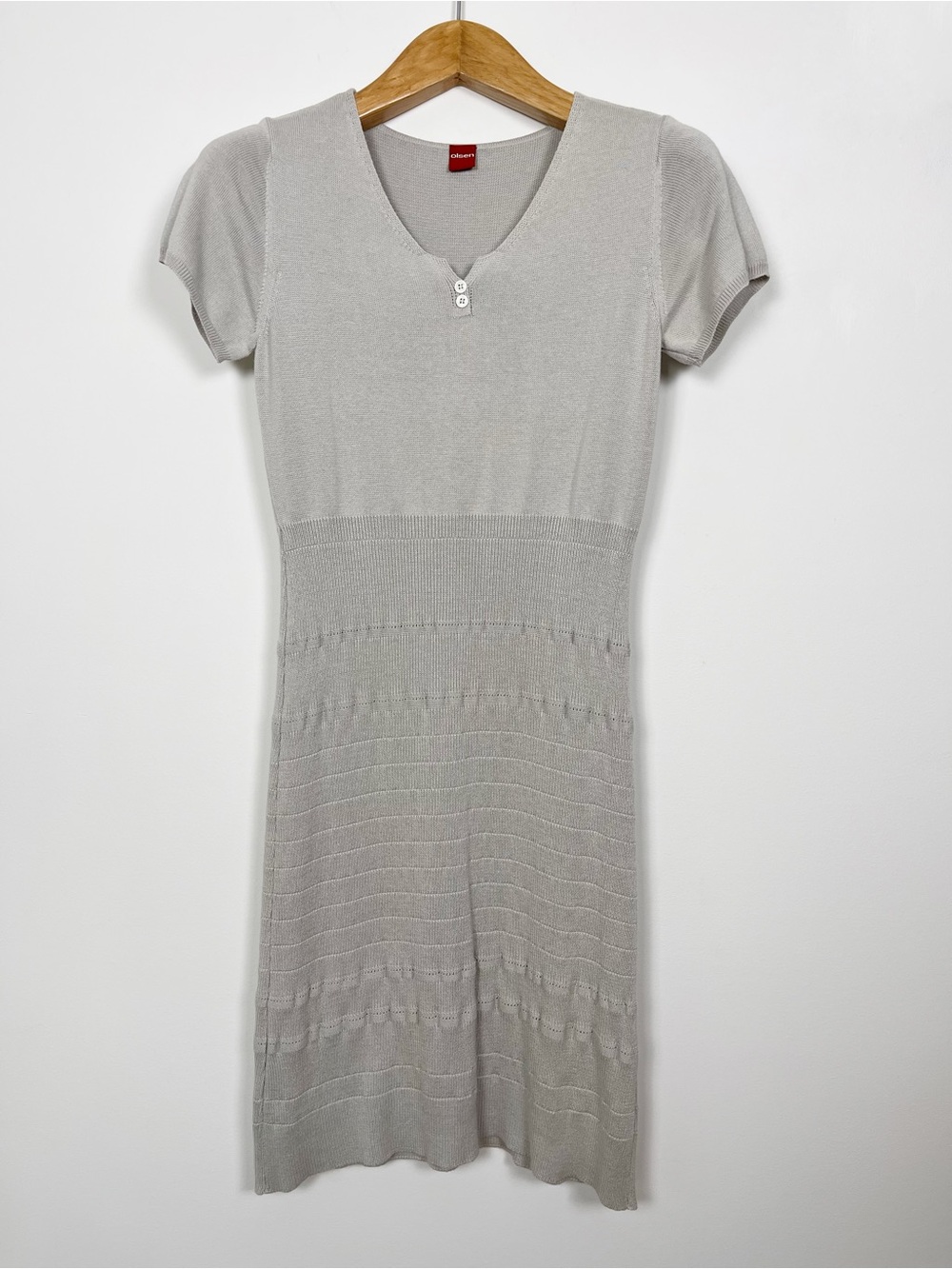 Olsen Light Grey Knit Classic V-Neck Short Sleeve Midi Dress Size 6